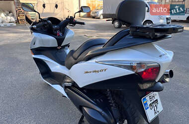 Вантажні моторолери, мотоцикли, скутери, мопеди Honda Silver Wing 600 2011 в 