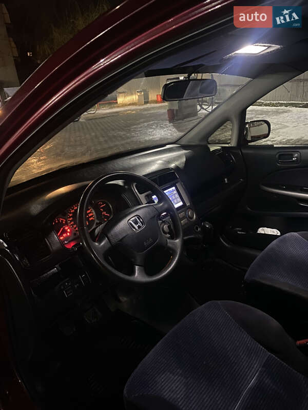 Мінівен Honda Stream 2001 в Чернівцях