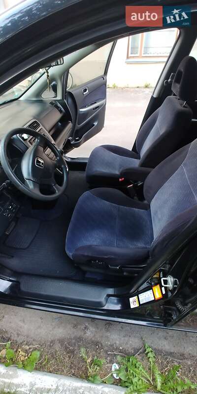 Минивэн Honda Stream 2003 в Косове