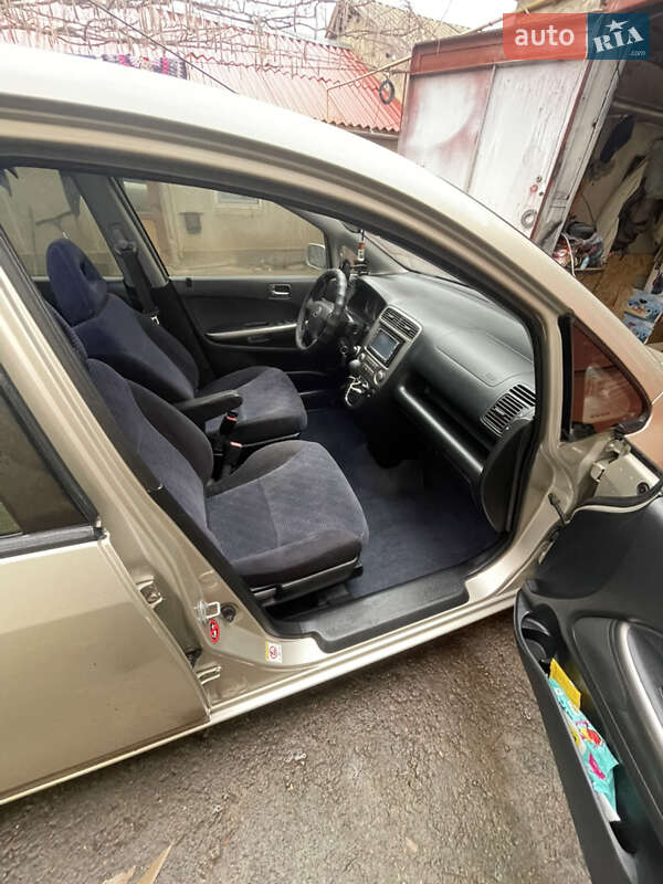 Минивэн Honda Stream 2003 в Березовке фото 4 Минивэн Honda Stream 2003 в Березовке