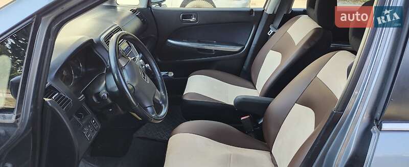 Минивэн Honda Stream 2004 в Киеве