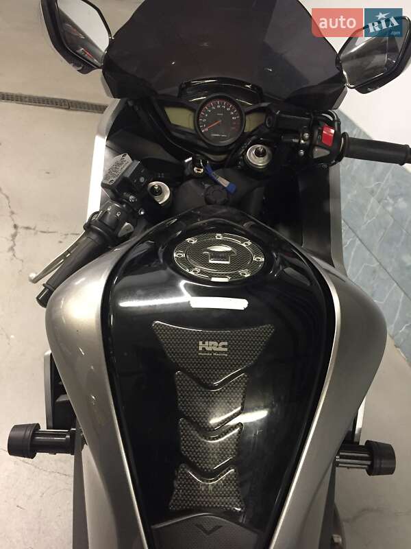 Мотоцикл Спорт-туризм Honda VFR 1200F 2010 в Киеве фото 6 Мотоцикл Спорт-туризм Honda VFR 1200F 2010 в Киеве