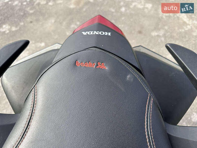 Мотоцикл Спорт-туризм Honda VFR 1200F 2010 в Бобринце