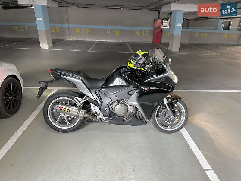 Мотоцикл Спорт-туризм Honda VFR 1200F 2012 в Дніпрі