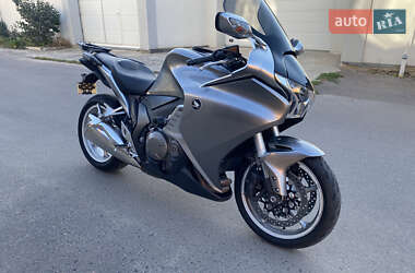 Мотоцикл Спорт-туризм Honda VFR 1200F 2010 в Одессе