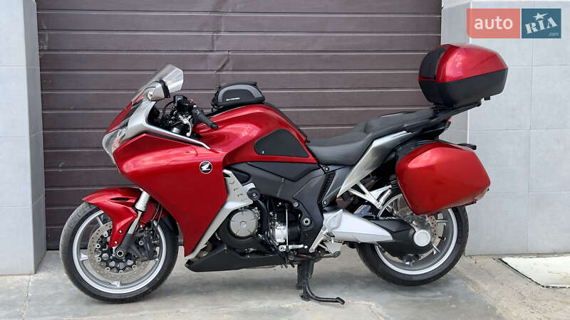 Мотоцикл Спорт-туризм Honda VFR 1200F 2011 в Одесі