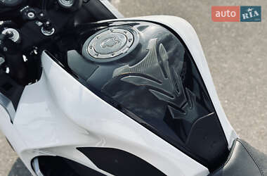 Мотоцикл Спорт-туризм Honda VFR 1200F 2010 в 
