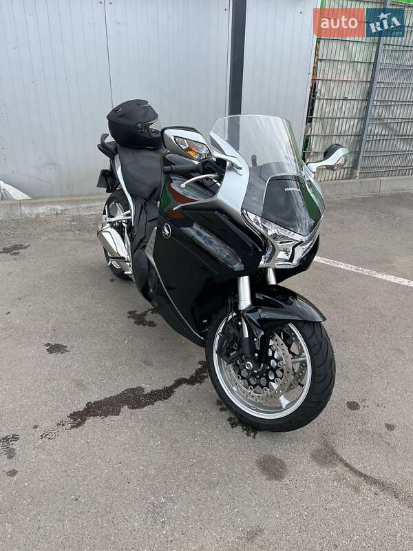 Мотоцикл Круізер Honda VFR 1200F 2015 в Харкові фото 12 Мотоцикл Круізер Honda VFR 1200F 2015 в Харкові