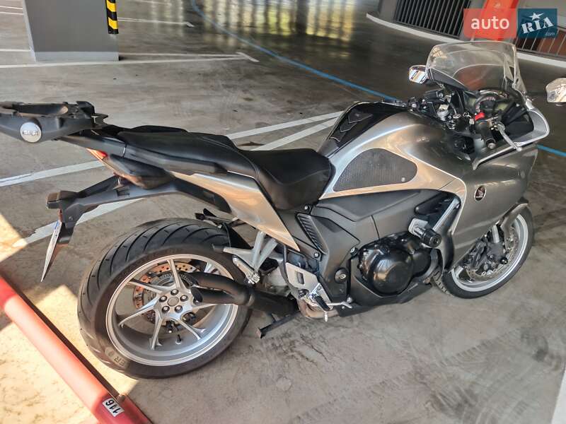 Мотоцикл Спорт-туризм Honda VFR 1200F 2010 в Харькове