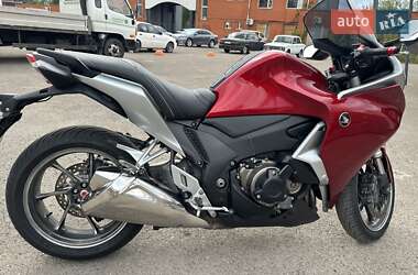 Мотоцикл Спорт-туризм Honda VFR 1200F 2010 в 