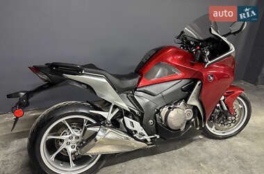 Мотоцикл Спорт-туризм Honda VFR 1200F 2010 в 