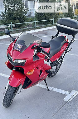 Мотоцикл Спорт-туризм Honda VFR 800 2001 в Коростене