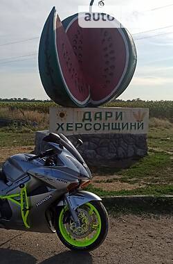 Мотоцикл Спорт-туризм Honda VFR 800 2004 в Запорожье