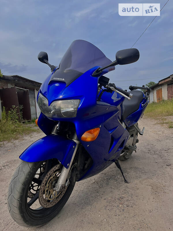 Auto Ria Prodam Honda Vfr 800 00 Benzin 800 Motocikl Sport Turizm Bu V Zolocheve Cena 3800