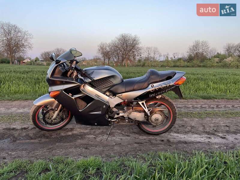 Мотоцикл Спорт-туризм Honda VFR 800 2001 в Звенигородці фото 13 Мотоцикл Спорт-туризм Honda VFR 800 2001 в Звенигородці