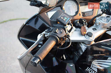 Мотоцикл Спорт-туризм Honda VFR 800 2003 в  фото 8 Мотоцикл Спорт-туризм Honda VFR 800 2003 в
