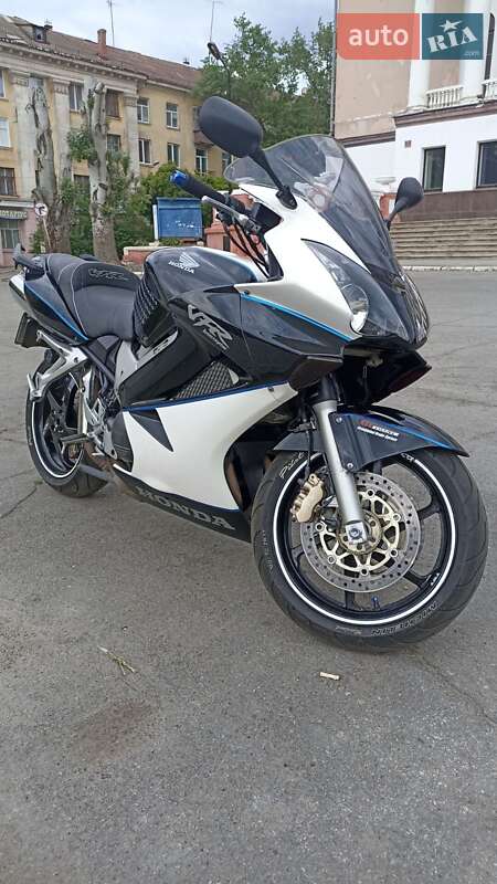 Мотоцикл Спорт-туризм Honda VFR 800F Interceptor 2003 в Марганце