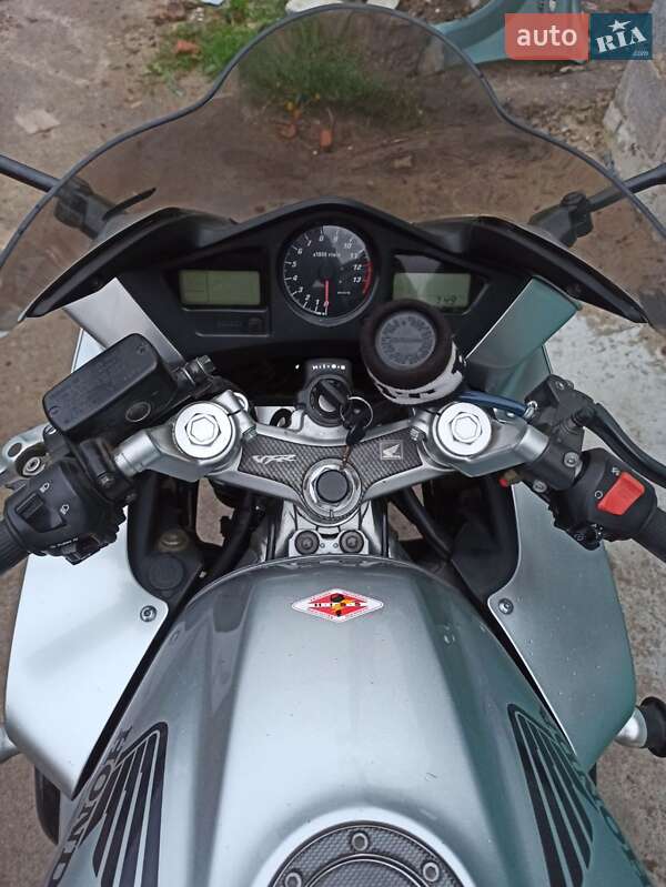 Мотоцикл Спорт-туризм Honda VFR 800F Interceptor 2004 в Бердичеві