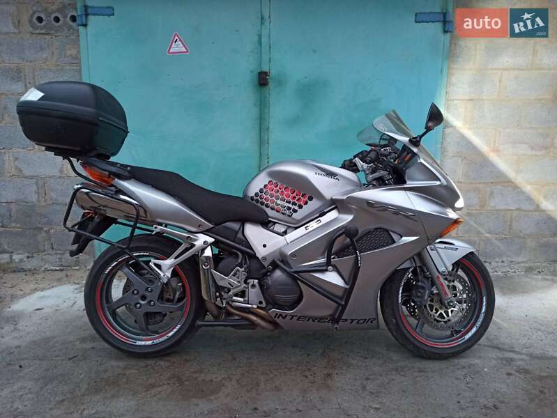 Мотоцикл Спорт-туризм Honda VFR 800F Interceptor 2004 в Бердичеві