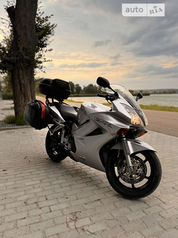 Мотоцикл Туризм Honda VFR 800F Interceptor 2002 в Львові