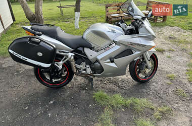 Мотоцикл Спорт-туризм Honda VFR 800F Interceptor 2002 в 