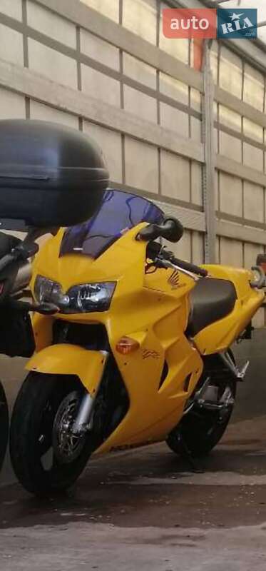 Мотоцикл Спорт-туризм Honda VFR 800F Interceptor 1999 в 
