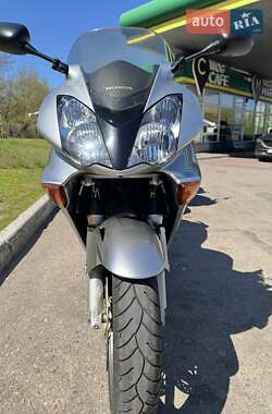 Мотоцикл Спорт-туризм Honda VFR 800F Interceptor 2004 в 