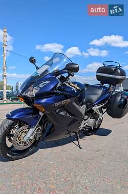 Мотоцикл Спорт-туризм Honda VFR 800F Interceptor 2003 в 