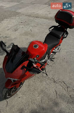 Мотоцикл Спорт-туризм Honda VFR 800F Interceptor 2014 в 