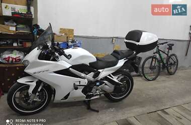 Мотоцикл Спорт-туризм Honda VFR 800F Interceptor 2016 в Виннице