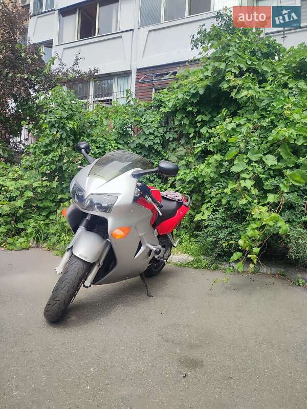 Мотоцикл Спорт-туризм Honda VFR 800F Interceptor 1999 в Киеве