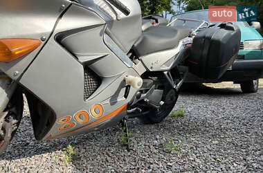 Мотоцикл Спорт-туризм Honda VFR 800F Interceptor 1999 в 