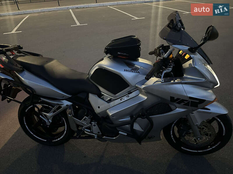 Мотоцикл Спорт-туризм Honda VFR 800F Interceptor 2002 в Тернополе