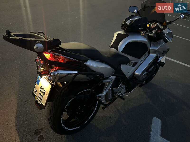 Мотоцикл Спорт-туризм Honda VFR 800F Interceptor 2002 в Тернополе