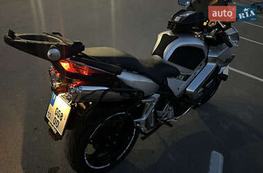 Мотоцикл Спорт-туризм Honda VFR 800F Interceptor 2002 в 