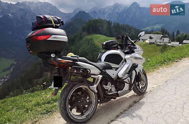 Мотоцикл Спорт-туризм Honda VFR 800F Interceptor 2002 в 