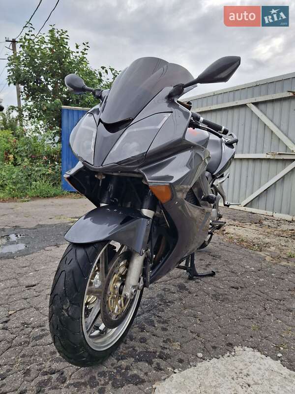 Мотоцикл Спорт-туризм Honda VFR 800F Interceptor 2002 в Каневі
