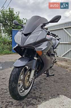 Мотоцикл Спорт-туризм Honda VFR 800F Interceptor 2002 в 