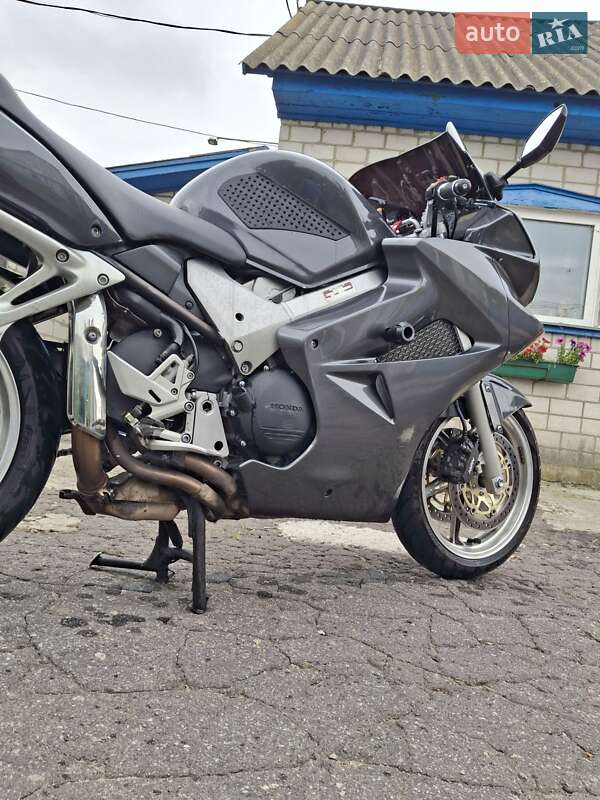 Мотоцикл Спорт-туризм Honda VFR 800F Interceptor 2002 в Каневі