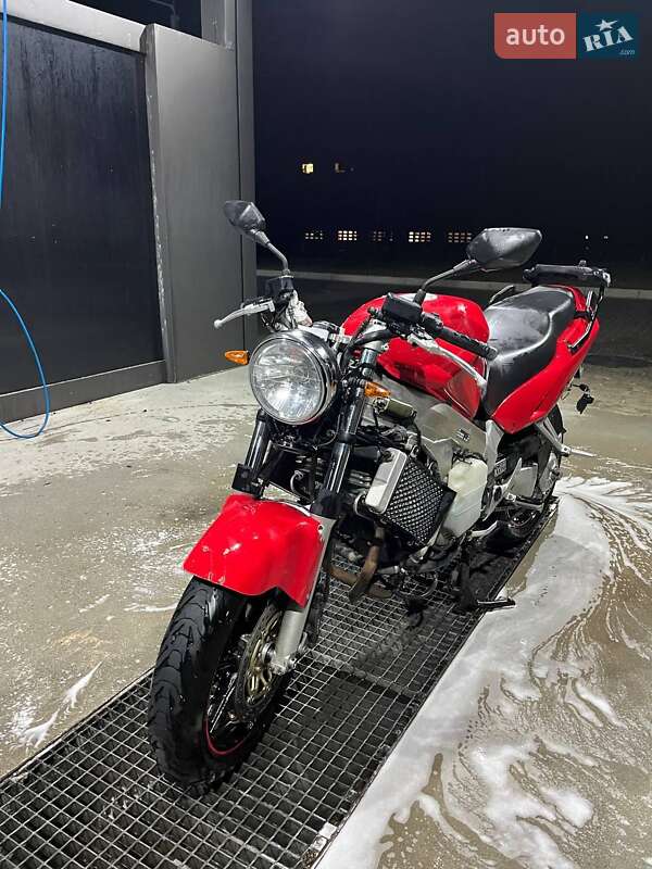 Мотоцикл Спорт-туризм Honda VFR 800F Interceptor 2000 в 