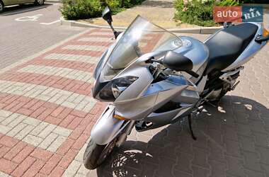 Мотоцикл Спорт-туризм Honda VFR 800F Interceptor 2005 в 