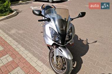 Мотоцикл Спорт-туризм Honda VFR 800F Interceptor 2005 в 