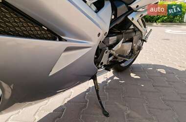 Мотоцикл Спорт-туризм Honda VFR 800F Interceptor 2005 в 