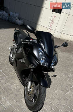 Мотоцикл Спорт-туризм Honda VFR 800F Interceptor 2006 в 