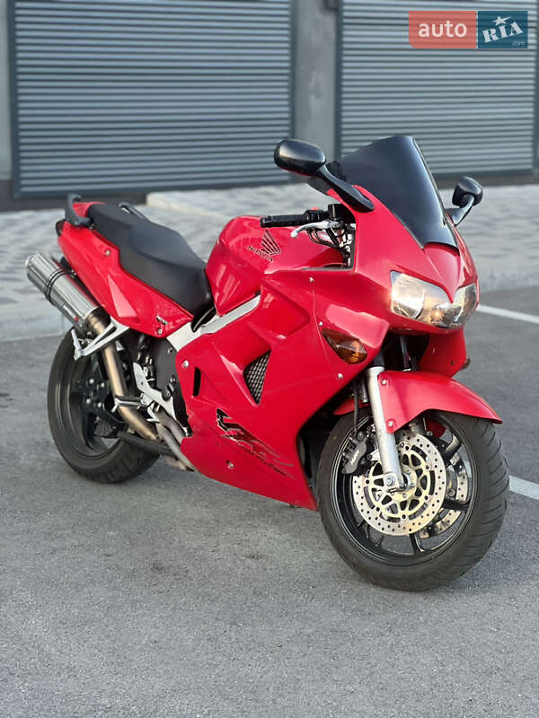 Мотоцикл Спорт-туризм Honda VFR 800F Interceptor 1999 в Чернигове