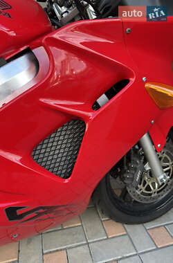 Мотоцикл Спорт-туризм Honda VFR 800F Interceptor 1999 в 
