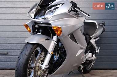 Мотоцикл Без обтікачів (Naked bike) Honda VFR 800F Interceptor 2005 в 