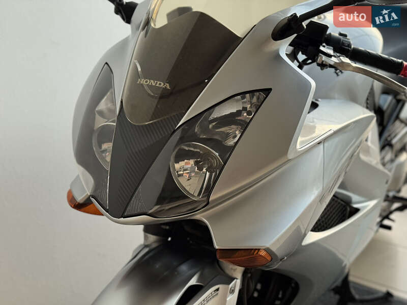 Мотоцикл Спорт-туризм Honda VFR 800F Interceptor 2004 в Києві фото 24 Мотоцикл Спорт-туризм Honda VFR 800F Interceptor 2004 в Києві