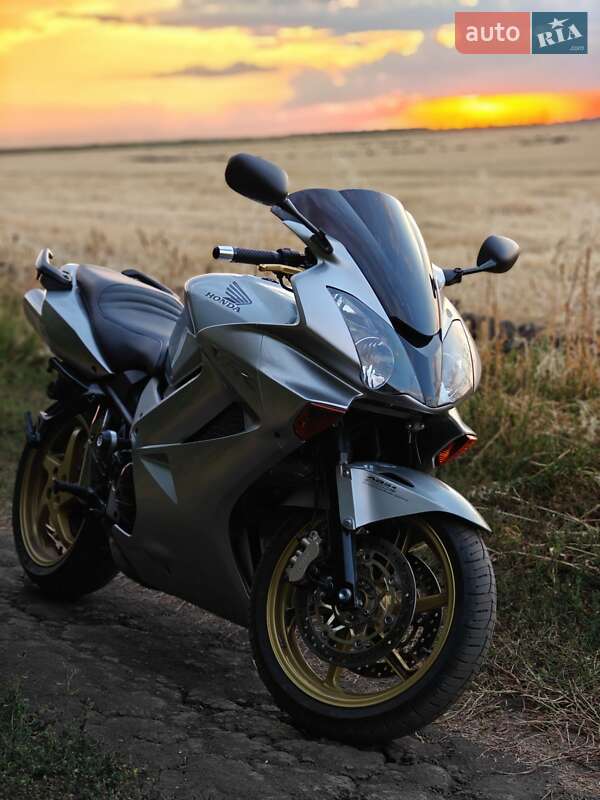 Honda VFR 800F Interceptor 2005