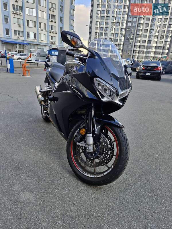 Мотоцикл Спорт-туризм Honda VFR 800F Interceptor 2015 в Києві